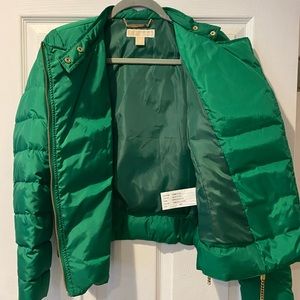 MICHAEL KORS puffer jacket. Size:S Color: Green with brown faux leather details